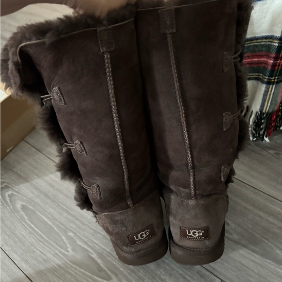 UGG Bailey Button - Picture 6 of 9